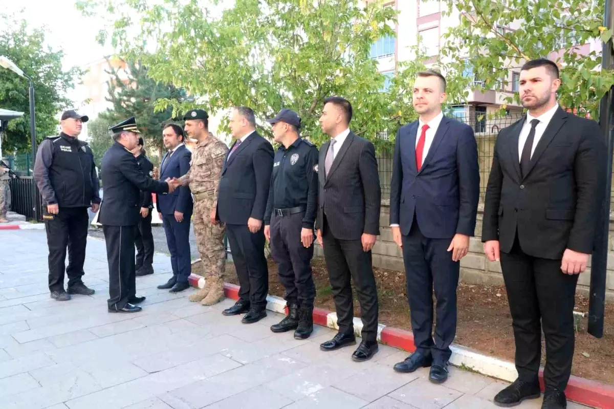 ardahan emniyet muduru oguz tuzun goreve basladi RyPQQfu4