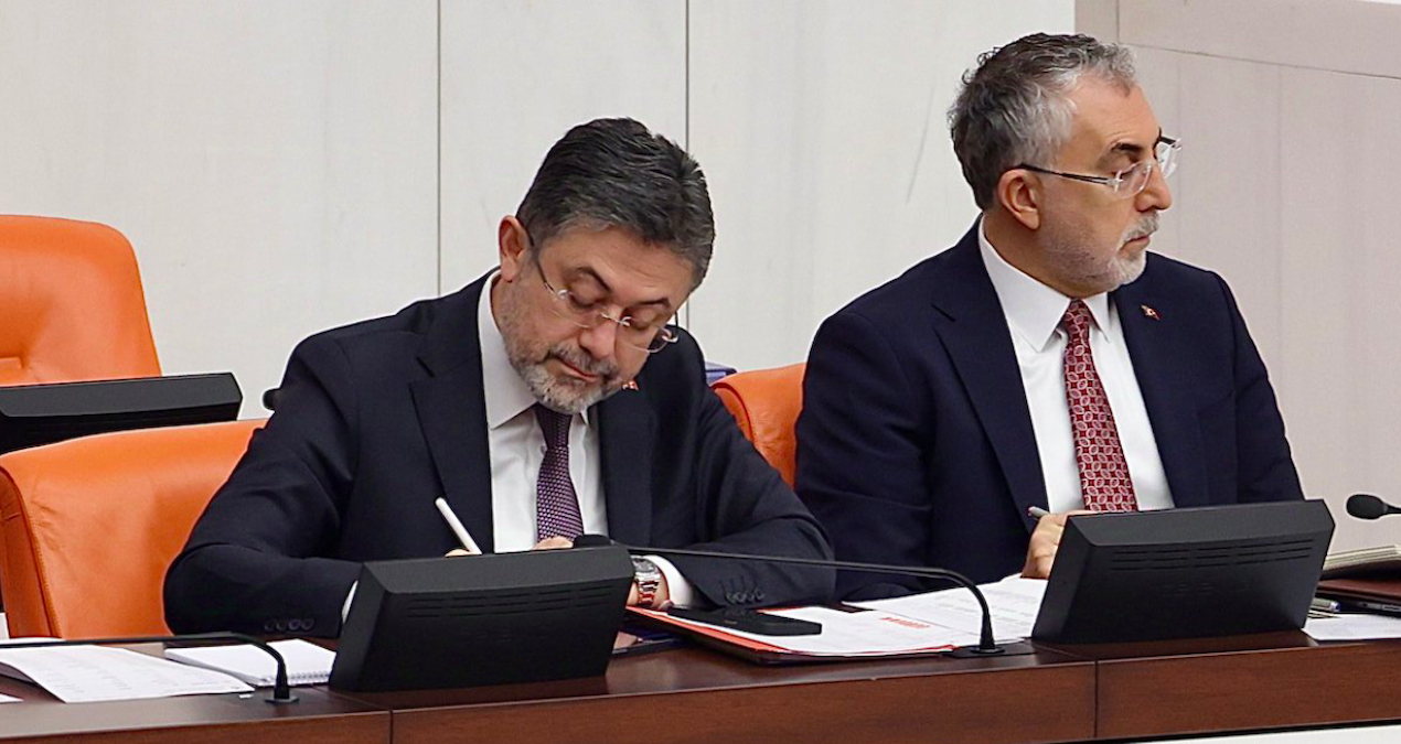 milletvekilleri birlik oldu sahte raporla bakan yumakliyi kandirdi dhiL6dPW