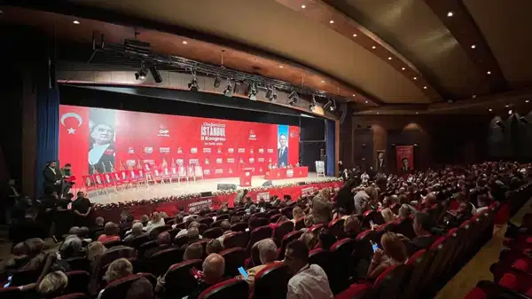 ozgur ozelden chp istanbul kongresine mesaj RnFMyhe2