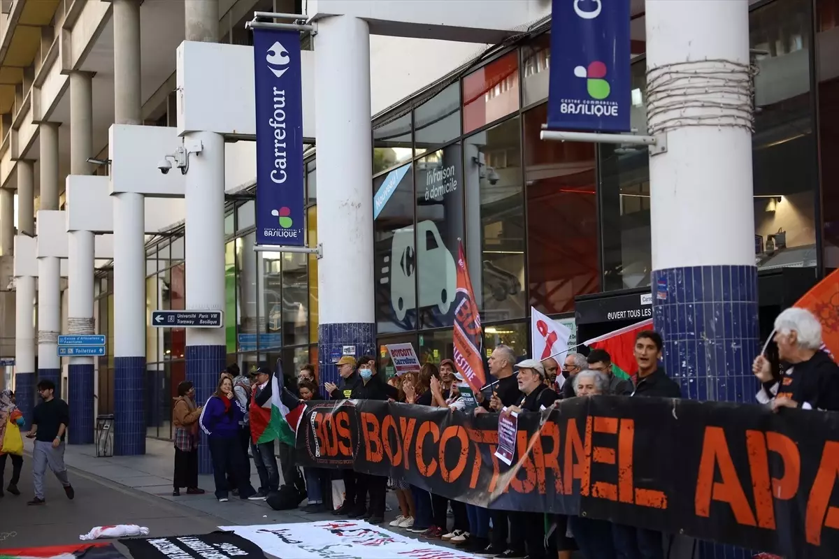 pariste carrefour protestosu 2qd5lDB3