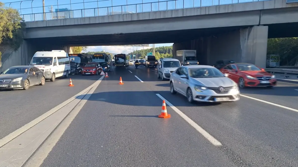 tem otoyolunda kaza afgan sofor yaralandi 8LAO3yvN