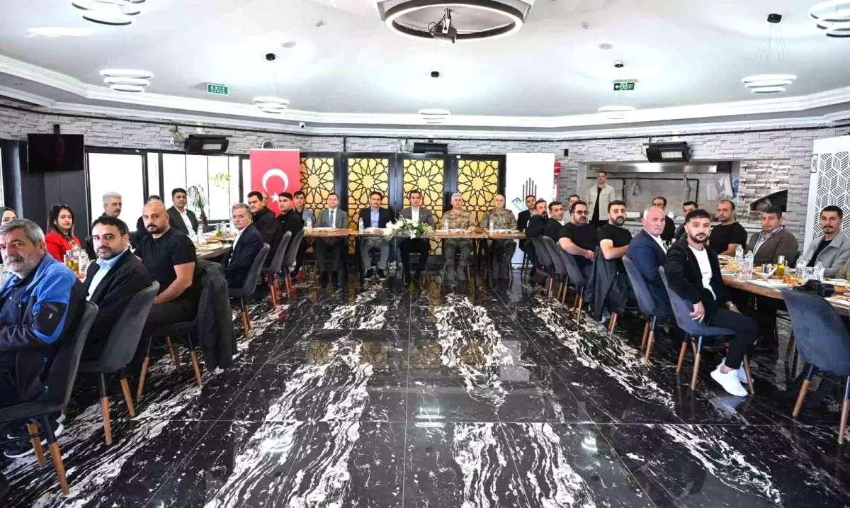 bitlis valisi ahmet karakaya basin mensuplariyla bir araya geldi MfIJZ7Lz.jpg