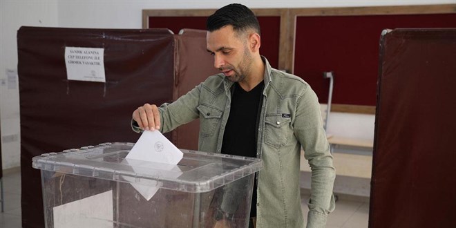 kktc yarin sandik basina gidiyor MMPD6dGP.jpg