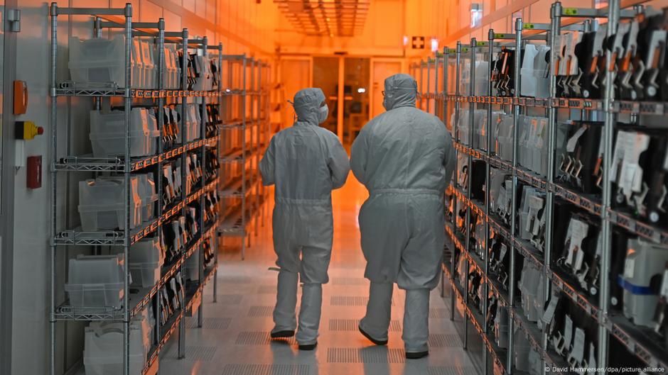 nexperia krizi avrupada otomobil uretimi tehlikede JR2URSnr.jpg