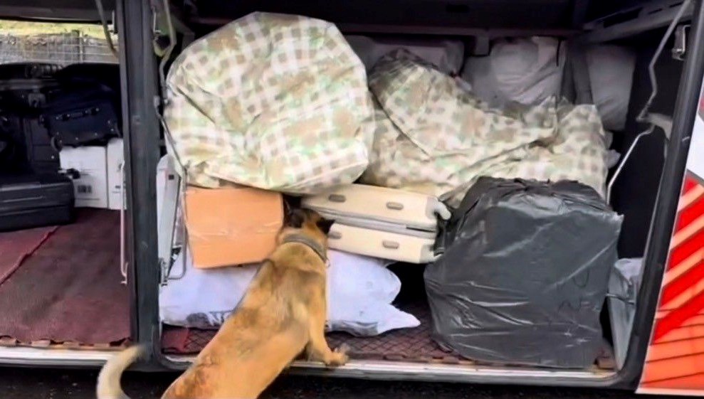 otobusle 34 milyon liralik uyusturucu sevkiyati SFrUmIXO