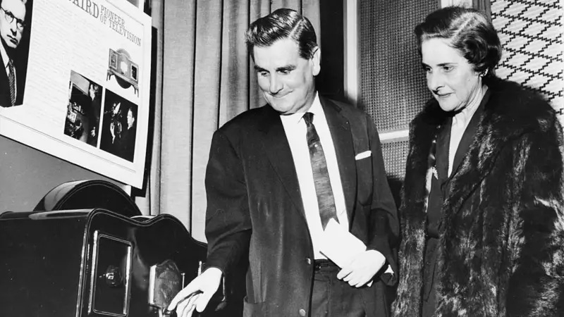 tarihte televizyona cikan ilk insan sH669YIi