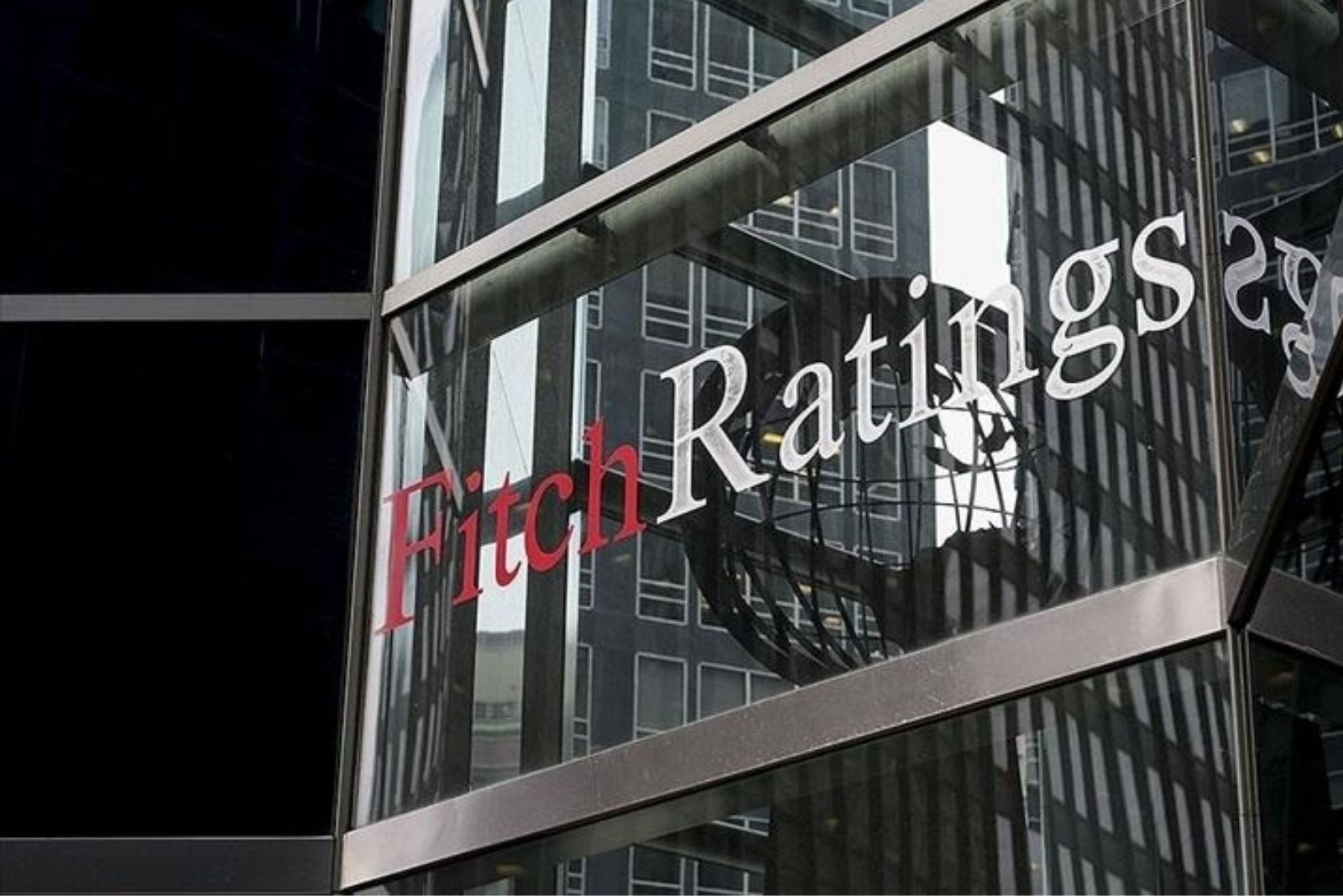fitch ratings uzmanlari istanbulda turk ekonomisini masaya yatirdi CwvYI18I.jpg