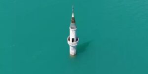 baraj-tasti-koyu-yuttu-geriye-sadece-minarenin-bir-bolumu-kaldi-1fBcCltk