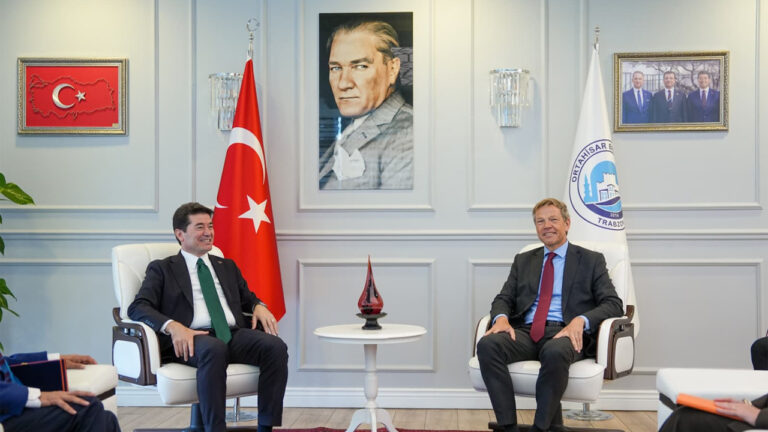 baskan-kaya-hollanda-ankara-buyukelcisi-wijnandsi-agirladi-lQ7xxqkH