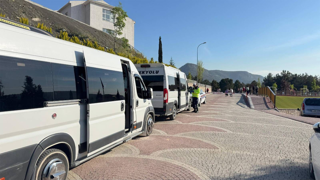 Bilecik’te Jandarma, Okul Servis Araçlarını Denetledi